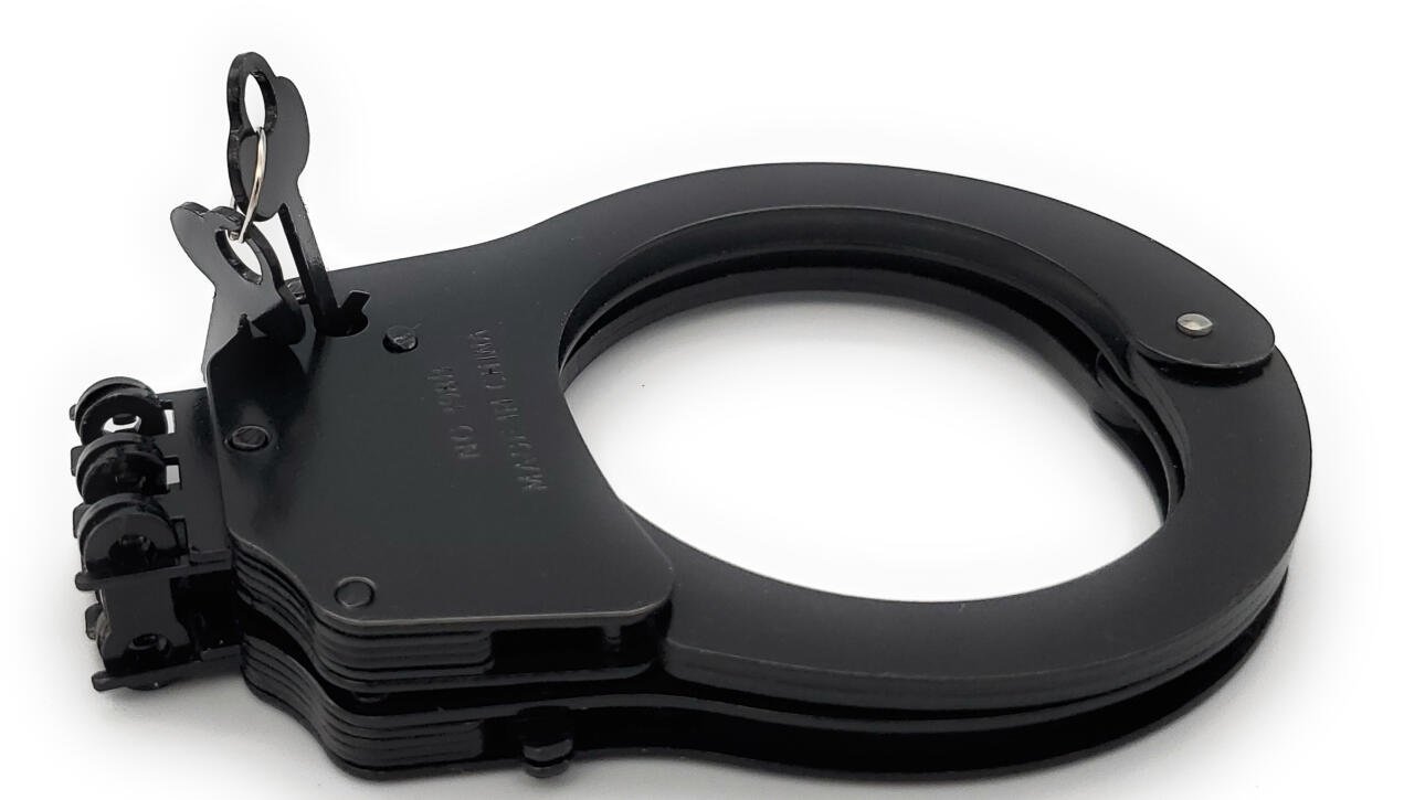 Toy handcuffs